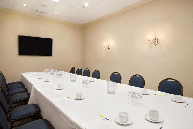 The Senator Hotel & Conference Center Тіммінс Екстер'єр фото